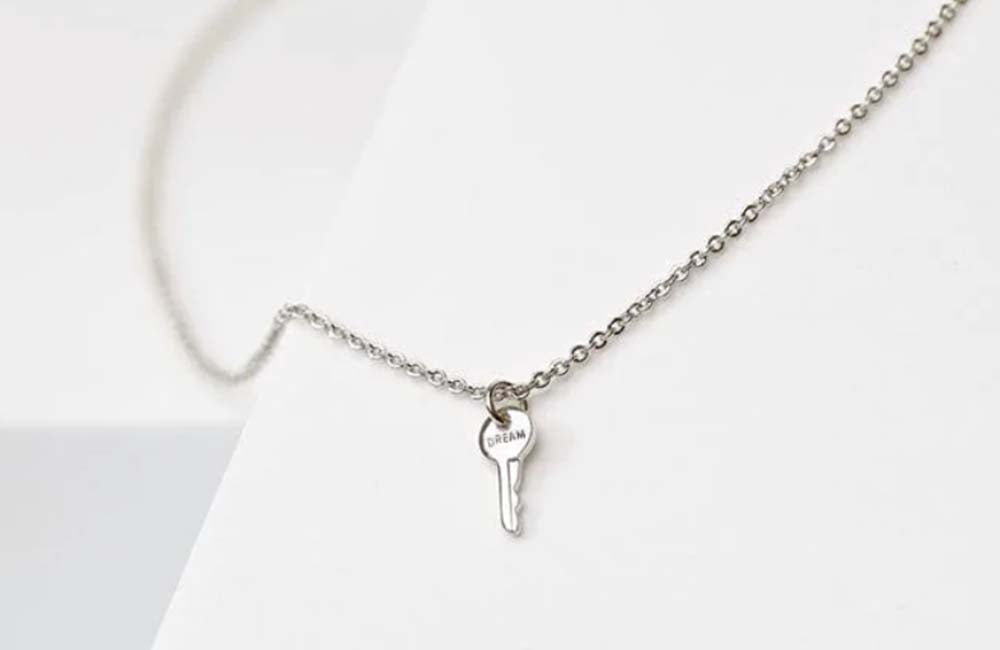 GivingKeys_Miniclef_argent