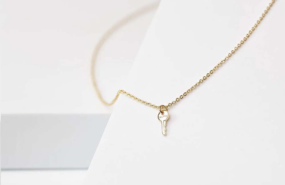 Giving keys – Collier Mini Clef Doré ou Argent