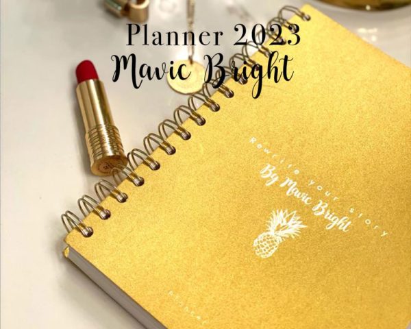 MyblueprintVF - Planner 2023 Rewrite Your Story Rose x Mavicbright Couverture Agenda Rêves Développement Personnel Slow Living